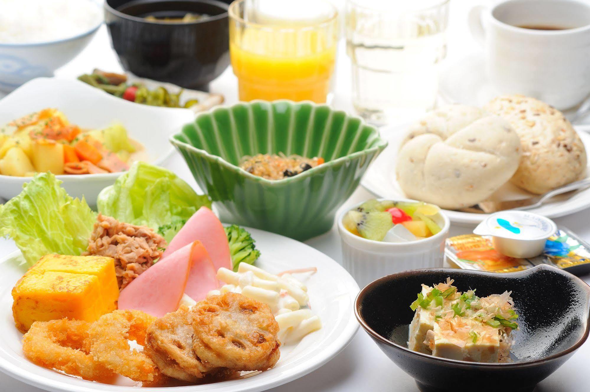 Hotel Route-Inn Toyokawa Inter Экстерьер фото